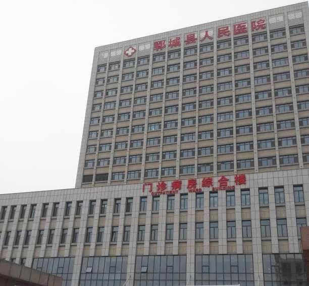 郓城县人民医院富士精工医用电梯还配有盲文按钮,轿厢空气净化系统